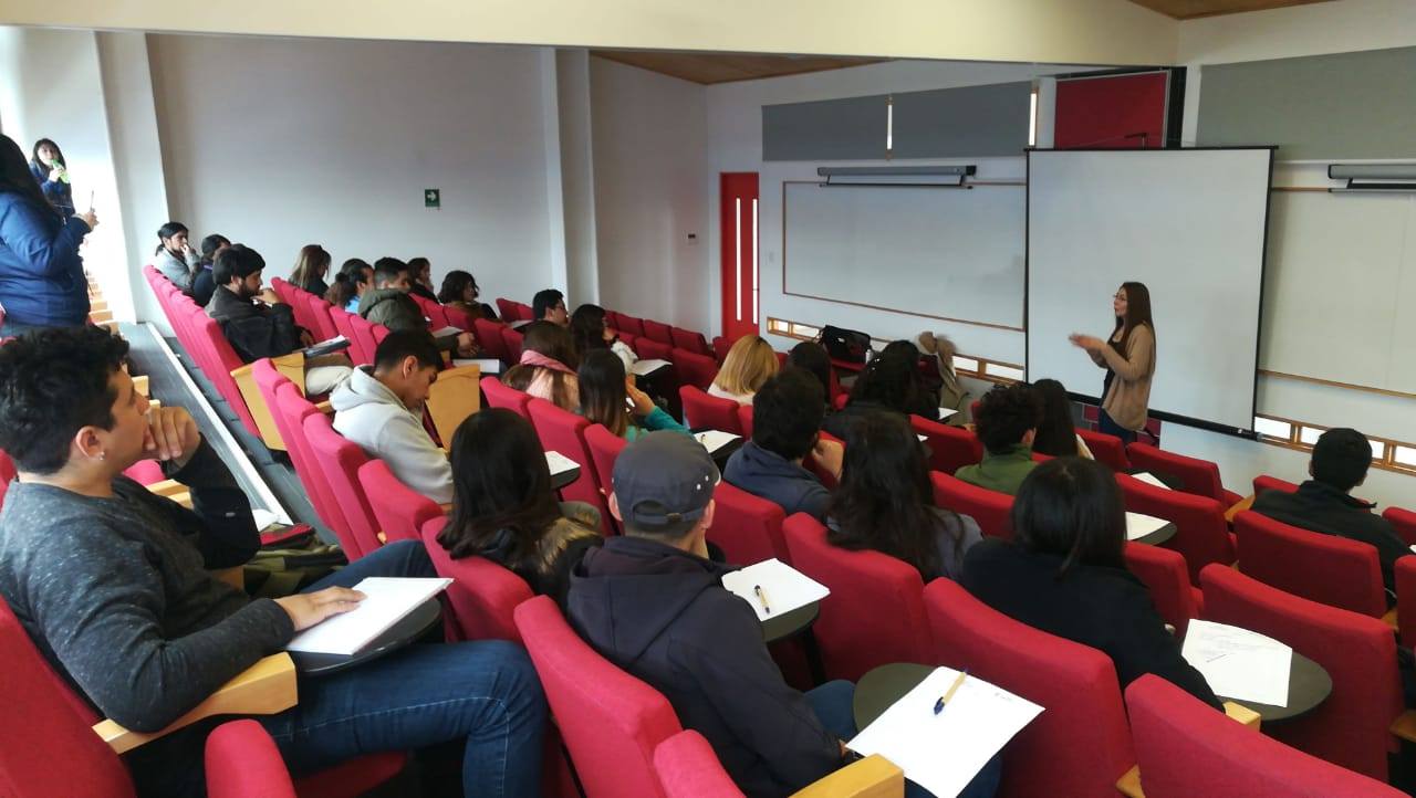 fotografía clase de marketing digital en aula